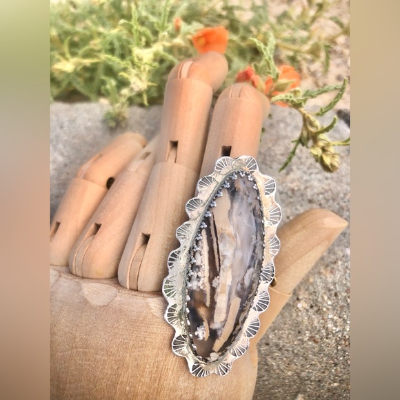 Handcrafted Southwestern Silver Inlaid Stick Agate Ring - Picture 9 of 14